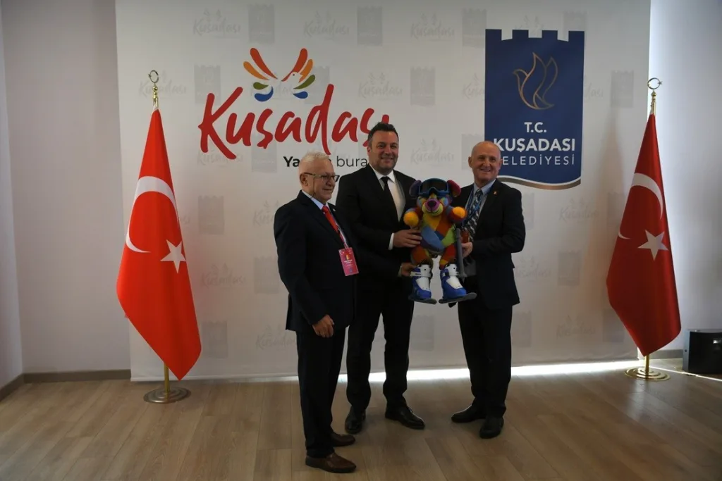 kusadasinda cumhuriyetin 102uncu yili kardes sehirlerin dostluk bulusmasi ile taclandi 3226caad2de2