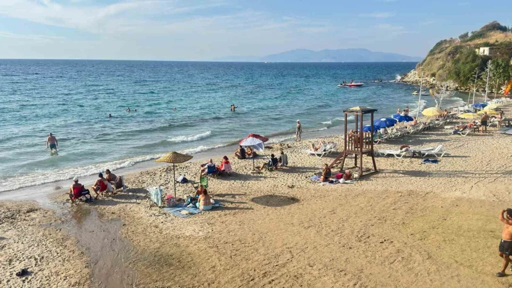 kusadasinda ekim gunesi deniz keyfini uzatti 200fa77ae91c