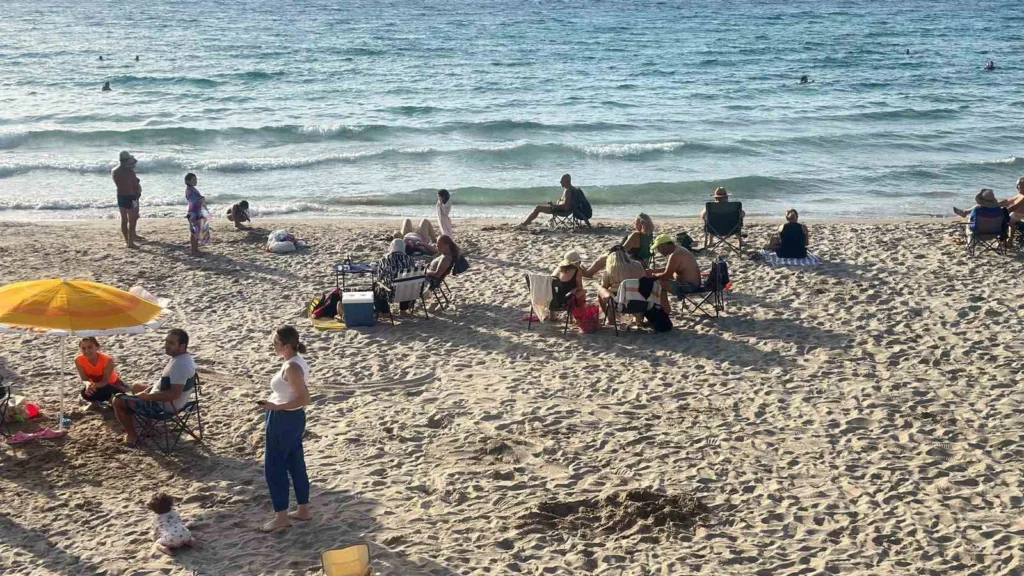 kusadasinda ekim gunesi deniz keyfini uzatti eed0be5814f1