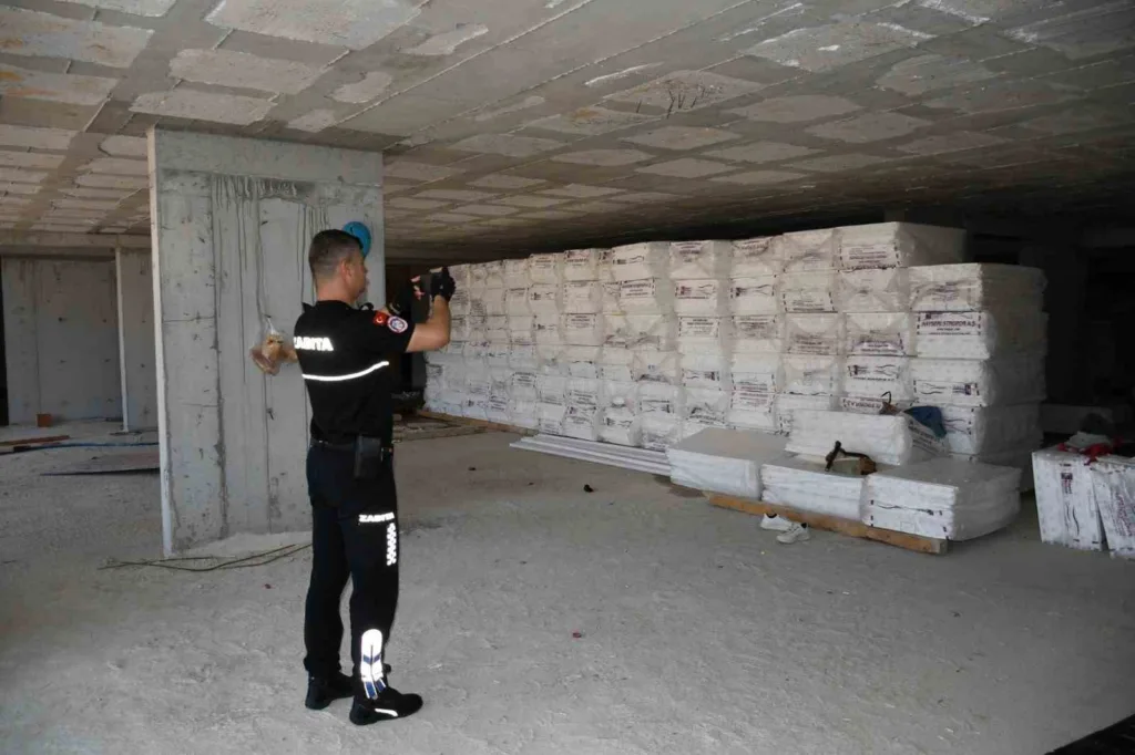 kusadasinda insaat yasagina uymayan firmalara 4 milyon lira ceza 046fd33e6f19