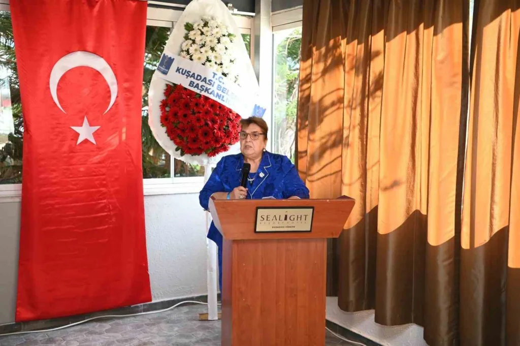 kusadasinda kadinlar zirvesi basladi 28ffb70e0204