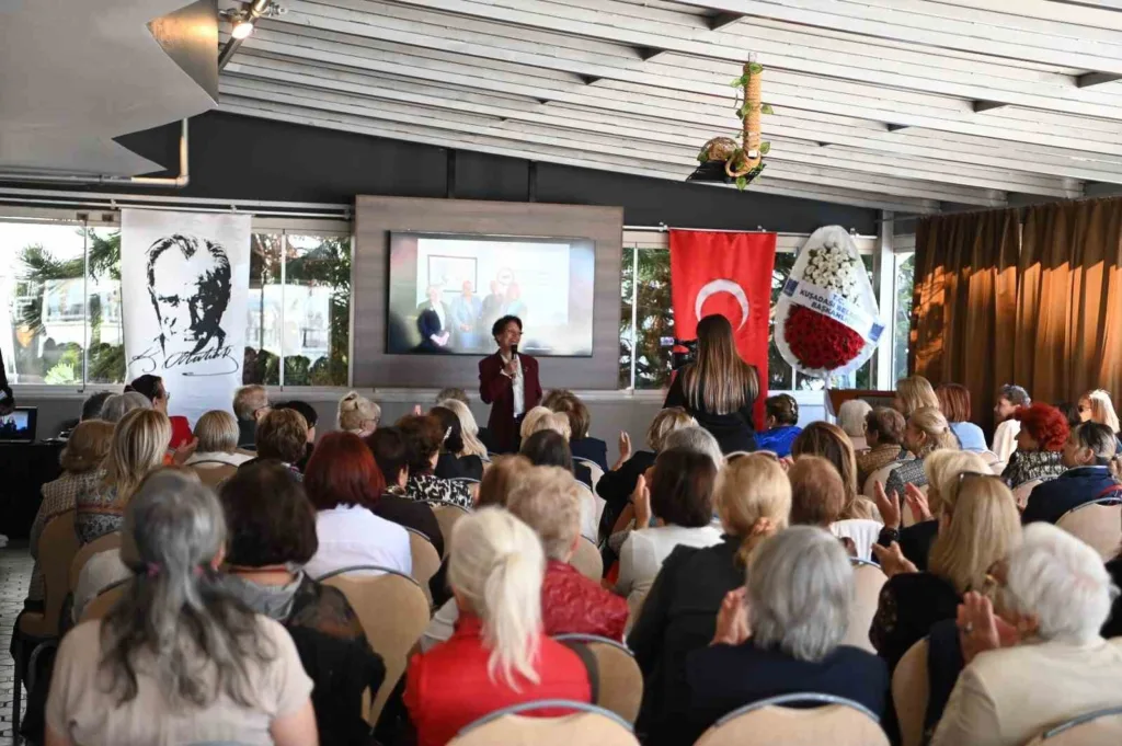 kusadasinda kadinlar zirvesi basladi 7b984887ecae