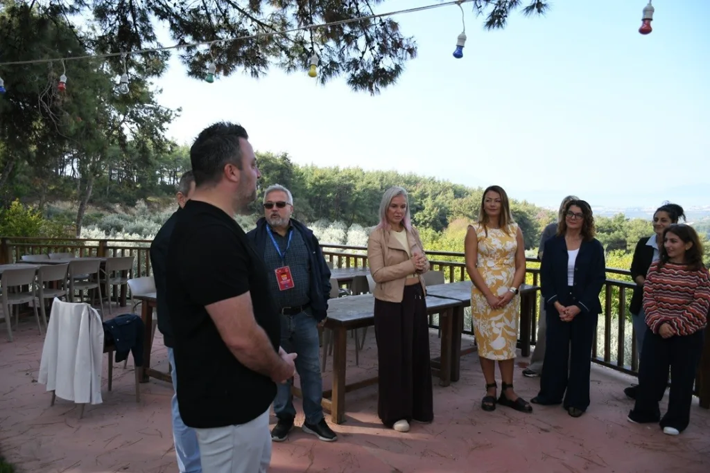 Kuşadası’nda kardeş şehir heyetleri kahvaltıda bir araya geldi 3 kusadasinda kardes sehir heyetleri kahvaltida bir araya geldi 53d3c44b1e01