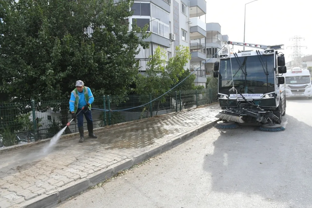 kusadasinin dar sokaklari kucuk deve emanet 6bfeec467f71