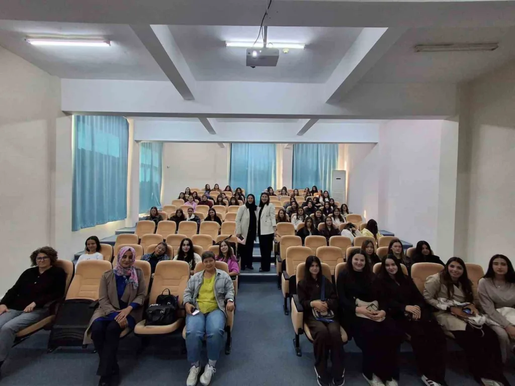 liseli ogrenciler adunun egitim imkanlarini yerinde gordu 6b3bd47f237d