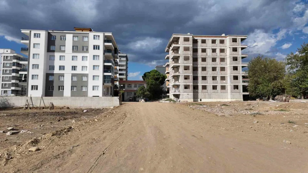Metruk bina yıkıldı, trafik rahatlayacak 4 metruk bina yikildi trafik rahatlayacak 53fc506b10f4