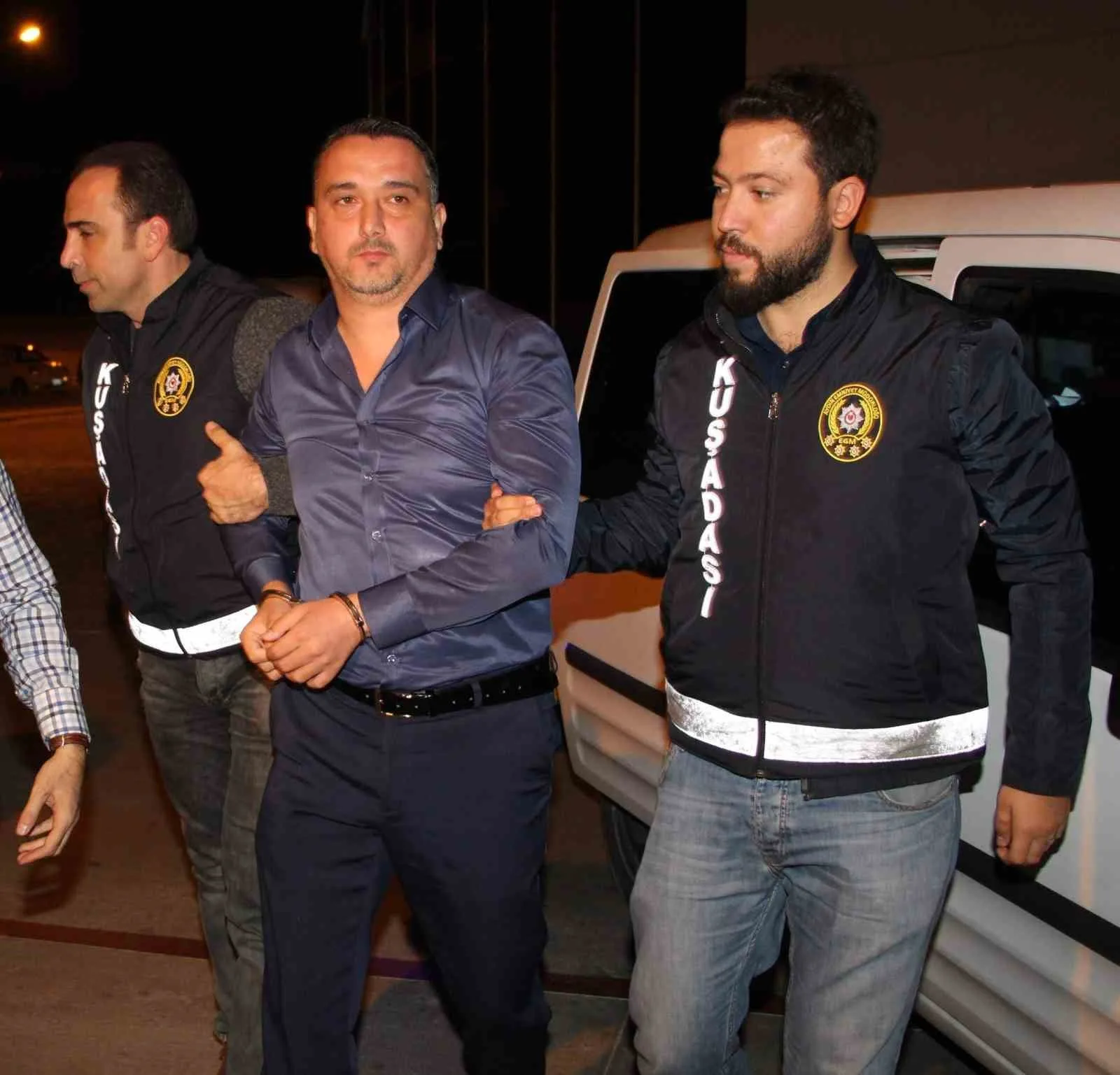 Milletvekilini yaralamıştı, başından vurulmuş halde bulundu 2 Milletvekilini yaralamıştı, başından vurulmuş halde bulundu