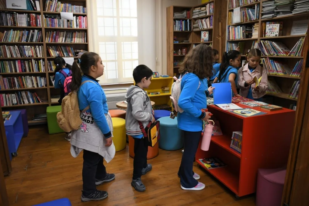 minik kitap tutkunlari seyakmerde bulustu 2d153b41dcb8