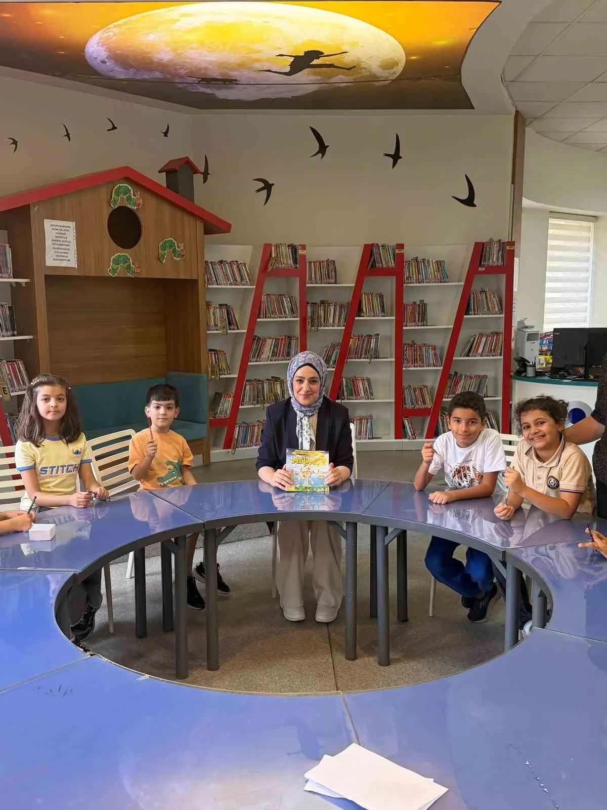 Minik okurlar kitaplarla hayal dünyasına yolculuk yaptı