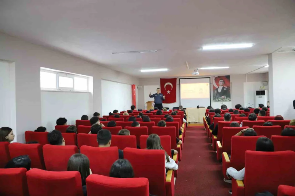 NAFAD’dan okullarda afet farkındalık eğitimleri 5 nafaddan okullarda afet farkindalik egitimleri dc6feb4e3e8b