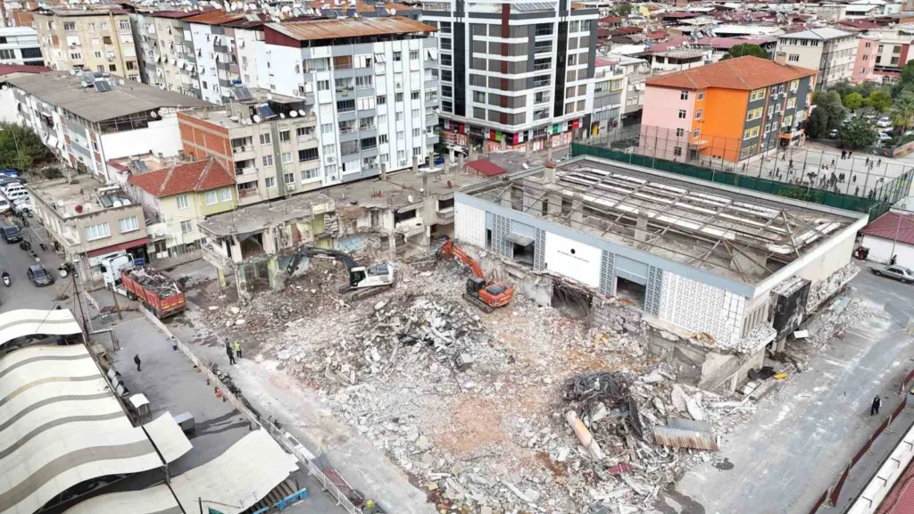 nazilli ahmet sensan kultur merkezinde yikim calismalari basladi 6264e48298c1