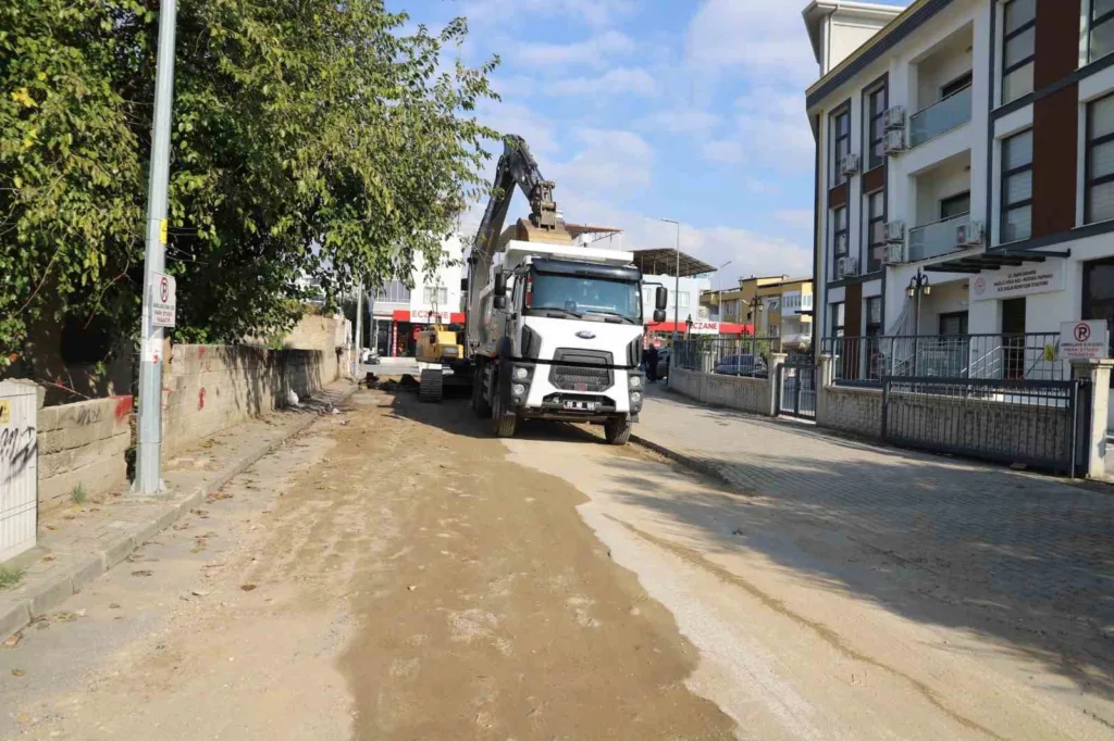 nazilli belediyesinden istiklal mahallesinde yol calismasi 1a0eb345bd5c