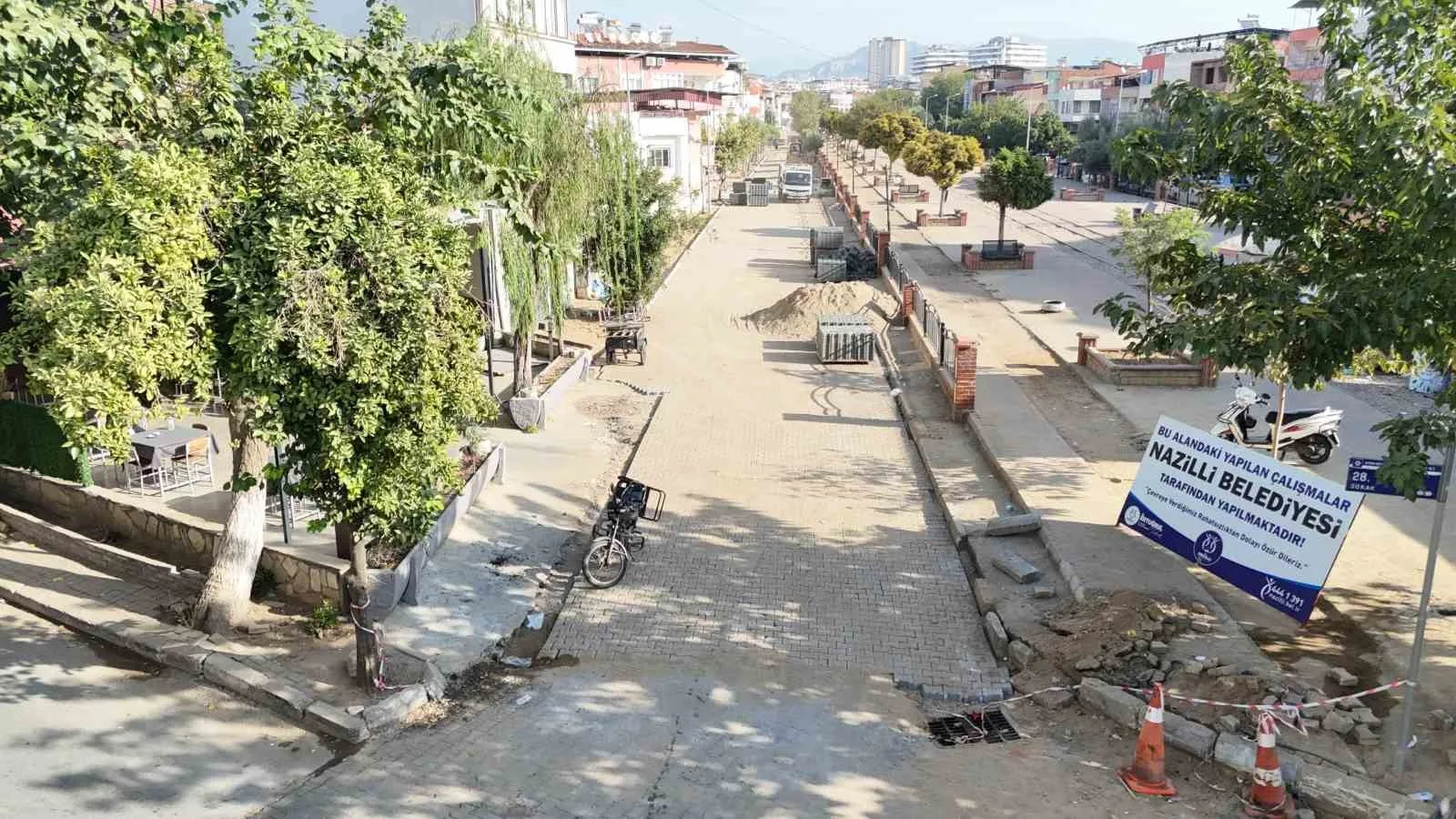 Nazilli Belediyesi’nden Yeni Mahalle’de yol yenileme çalışması
