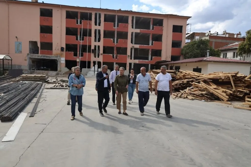nazillide iki okulda deprem guclendirmesi suruyor 97f551bc0643