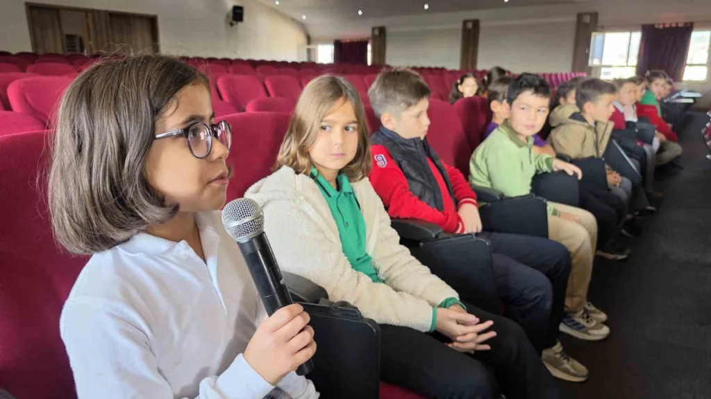 nazillide ilce milli egitim muduru guner ogrencileri dinledi d049e95085ca
