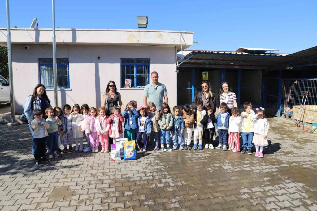 Nazilli’de minik öğrenciler can dostlarla bir araya geldi 2 nazillide minik ogrenciler can dostlarla bir araya geldi 94163e2ad817