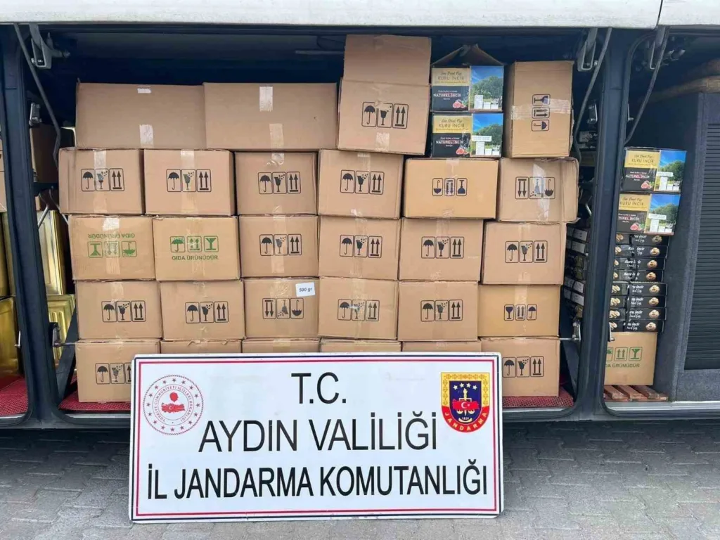 sehirlerarasi otobuste kacak incir ele gecirildi 2c563953644a