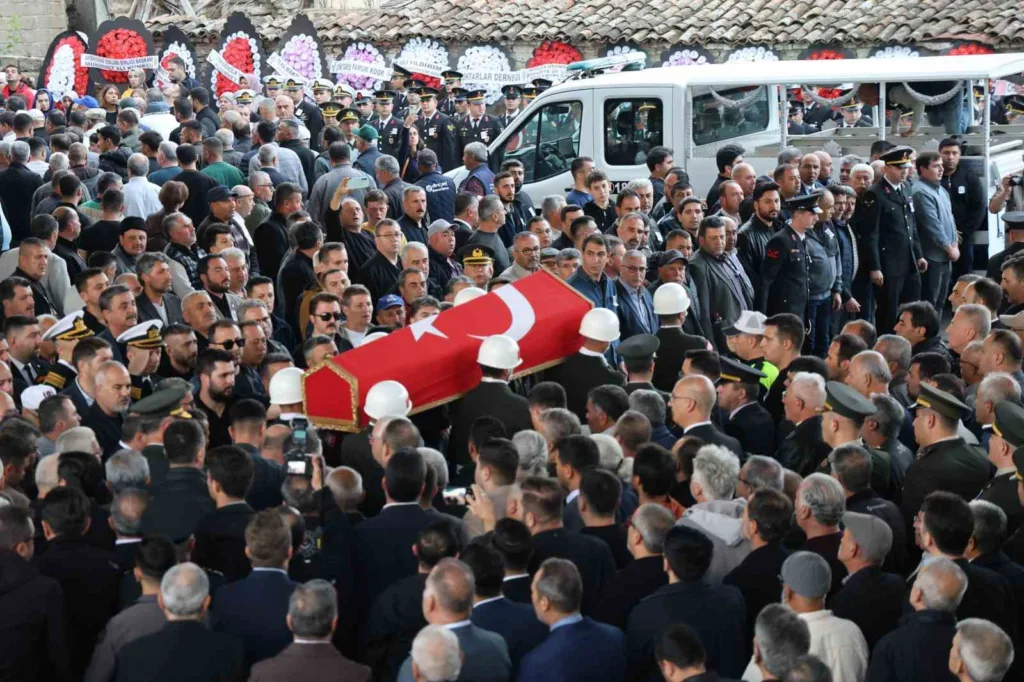 sehit yusuf sait unlu memleketi aydinda topraga verildi 10ad59599972