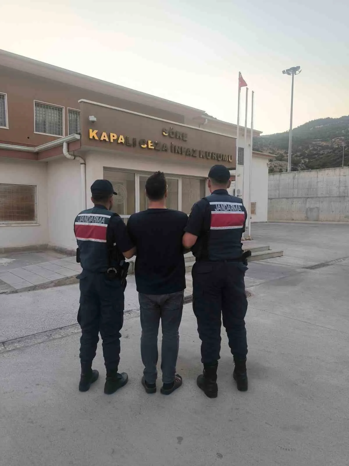 Söke’de 10 yıl hapis cezasıyla aranan hükümlü yakalandı
