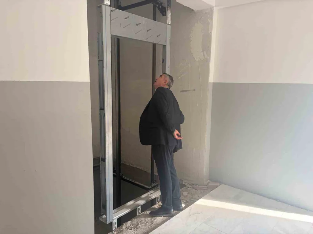 Söke’de meslek lisesinde güçlendirme çalışmaları sürüyor 2 sokede meslek lisesinde guclendirme calismalari suruyor 410a4c17d958