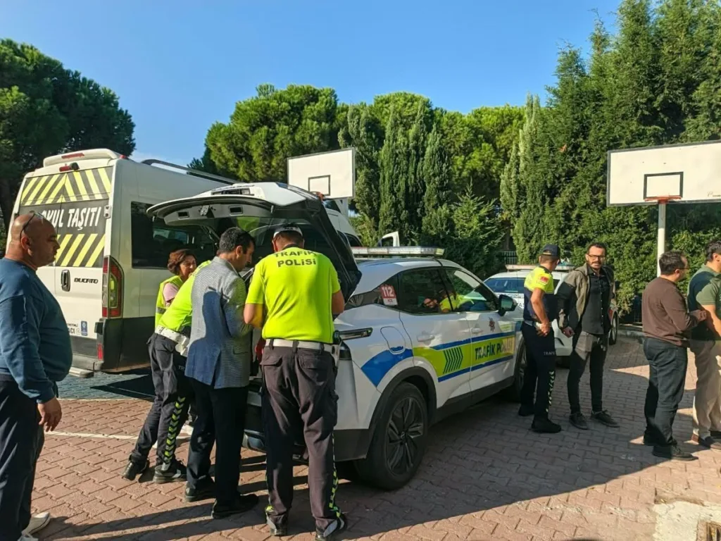 sokede ogrenci servisleri denetlendi 3bee971a4cd4