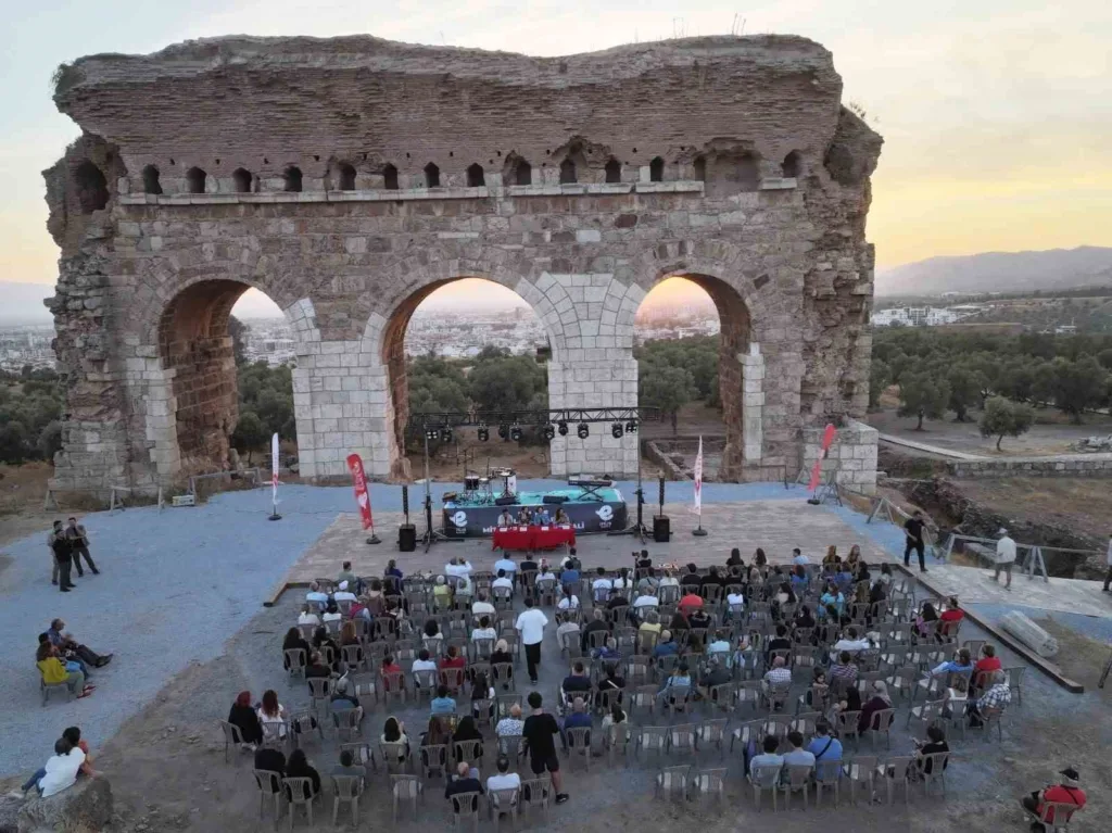 Tralleis Antik Kenti, uluslararası festival ile buluşacak 3 tralleis antik kenti uluslararasi festival ile bulusacak 8a7c6c48e549