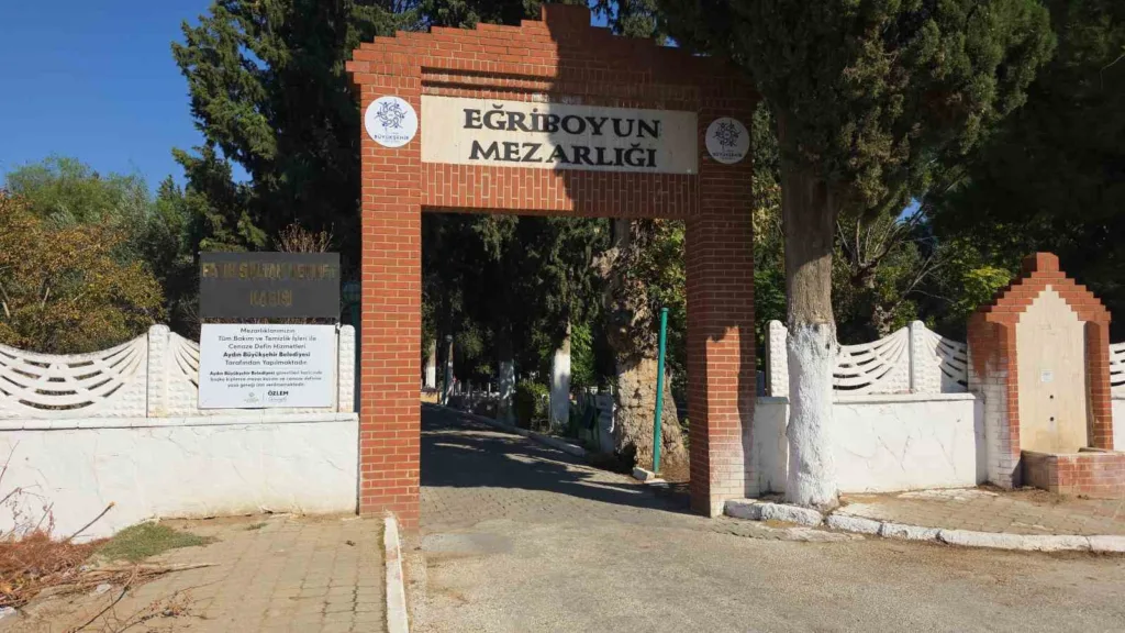 Türkiye’nin ilk kadın Muhtarı Gül Esin mezarı başında anıldı 5 turkiyenin ilk kadin muhtari gul esin mezari basinda anildi 25ebc4f7ee8a