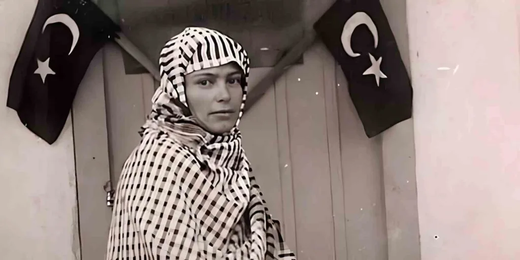 Türkiye’nin ilk kadın Muhtarı Gül Esin mezarı başında anıldı 6 turkiyenin ilk kadin muhtari gul esin mezari basinda anildi e247ab230b84