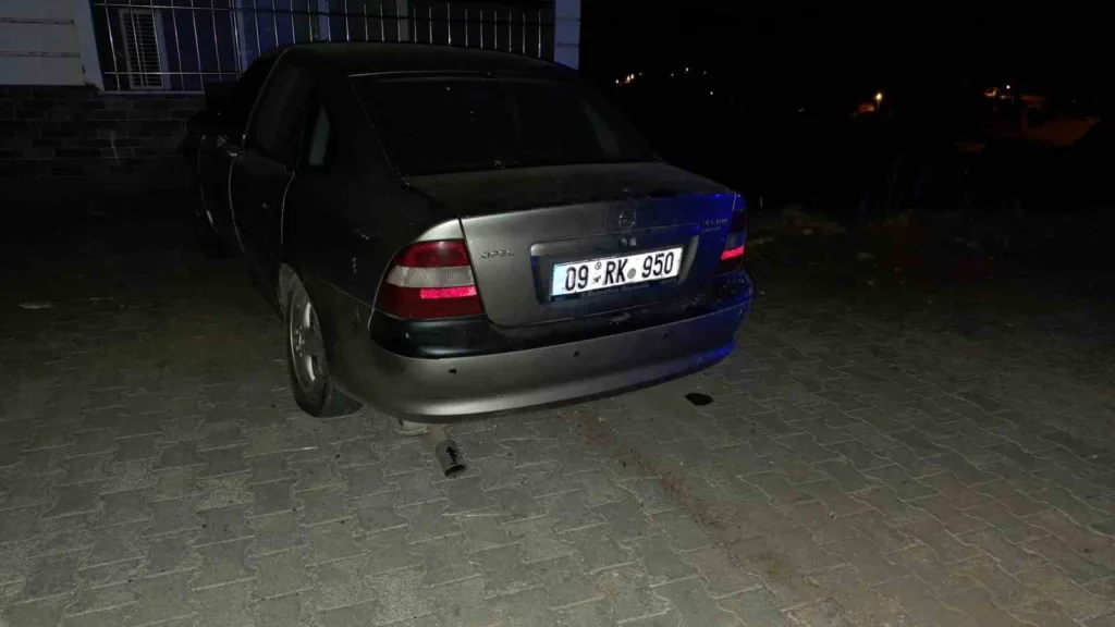 Uçuruma yuvarlanan otomobilde sıkışan sürücü kurtarıldı 2 ucuruma yuvarlanan otomobilde sikisan surucu kurtarildi 6b827127c2d2