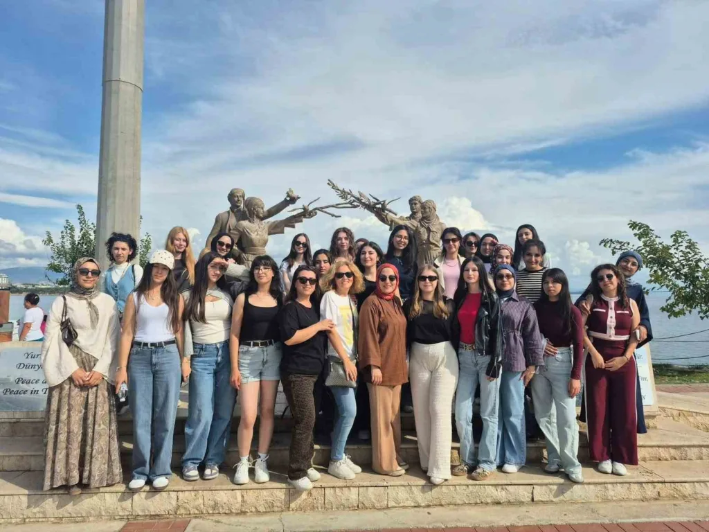 universite ogrencileri didim ve miletin tarihi mirasini kesfetti aabb3b9b2d97