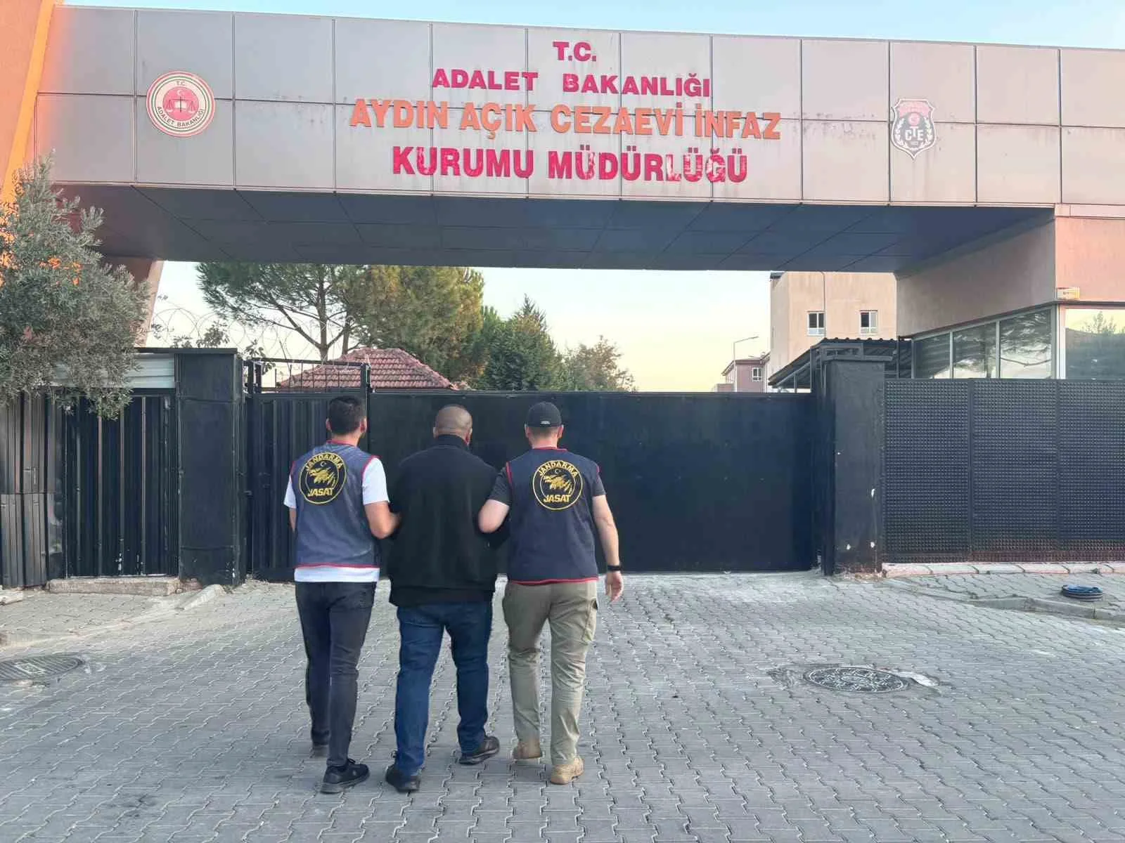Uyuşturucu suçundan aranıyordu, yakalandı