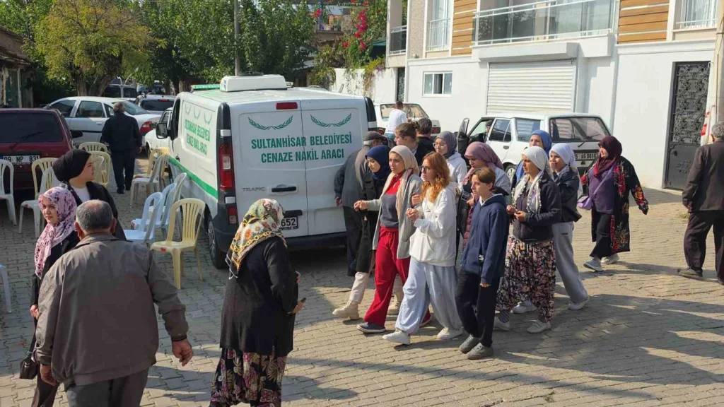uzaklastirma karari aldirdigi eski erkek arkadasi tarafindan oldurulen genc kiz topraga verildi 0f929da4f131