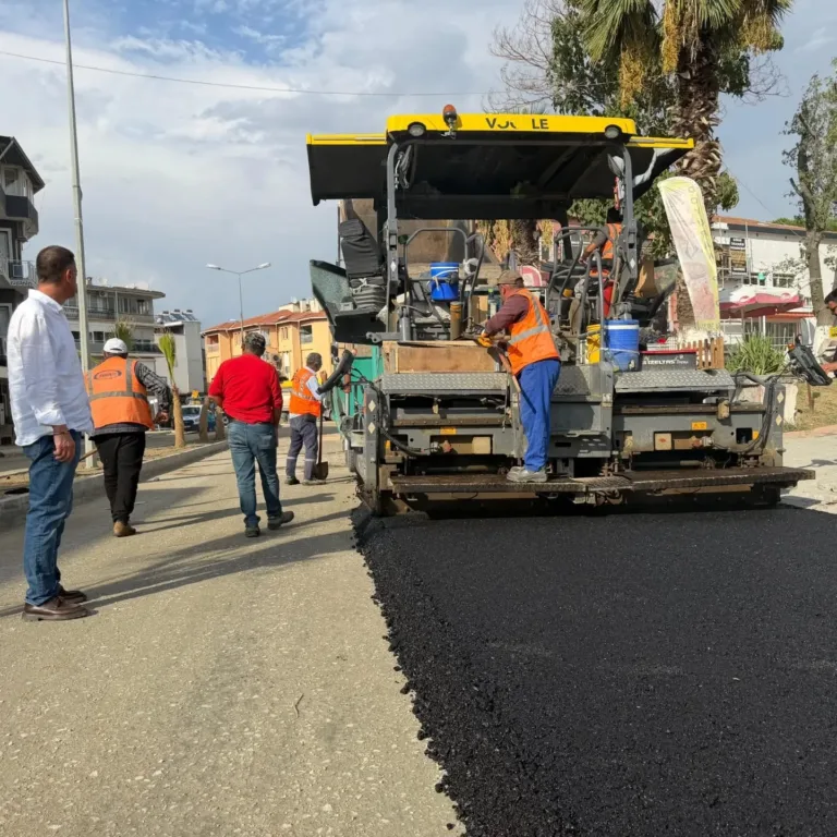 yenipazarda buyuk menderes caddesine sicak asfalt serimi basladi 13bea6df0a78